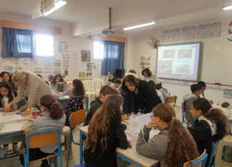 Επιμόρφωση σε Δίκτυο Διευθυντών Δημοτικής Εκπαίδευσης στην Επαρχία Λάρνακας για την εφαρμογή του Αναλυτικού Προγράμματος της Περιβαλλοντικής Εκπαίδευσης/Εκπαίδευση για την Αειφόρο Ανάπτυξη με θέμα: «Εξωραϊσμός της σχολικής αυλής μέσω της μείωσης των απορριμμάτων και της δημιουργίας χώρων πρασίνου»